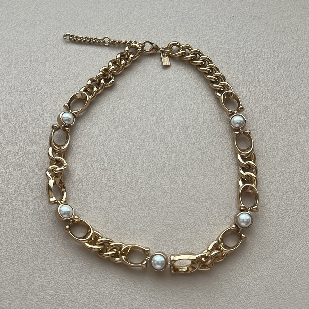 COACH Chunky Signature Logo Pearls Necklace